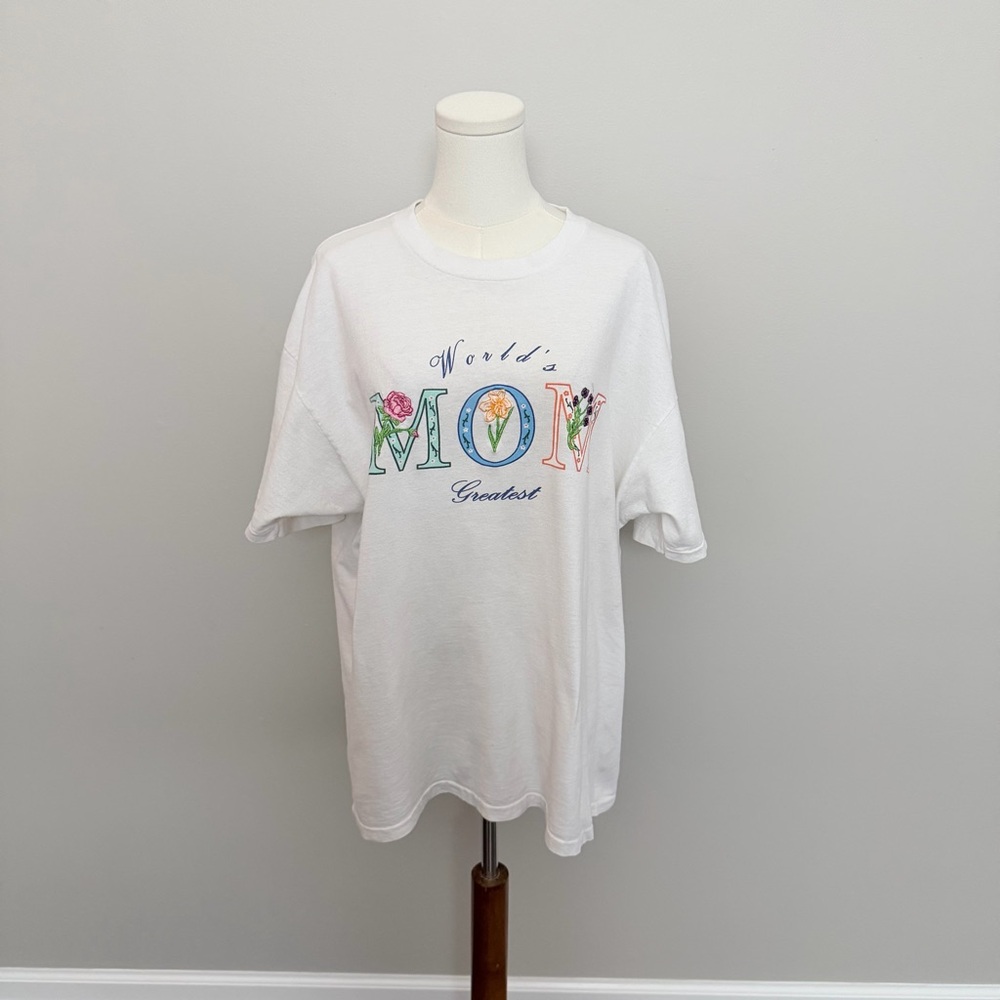 Vintage World's Greatest Mom Tee Shirt Single Stitch Embroidered Flowers White